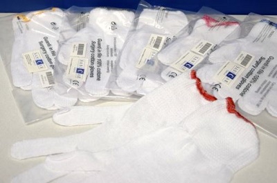 GUANTI IN COTONE COLORE BIANCHI SANICAR 7,5 1 PAIO - farmascienza.it